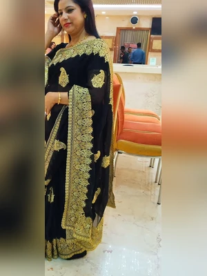 Bengali Housewife Gitanjali Mallick Viral Pics