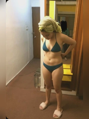 Noor Afshani Sexy Baby