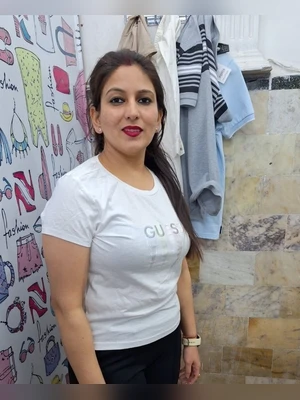 Desi indian sexy milf aunty