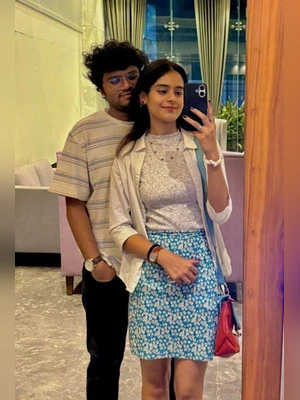 Beautiful slim teen college desi Indian girl leaked 69 sex blowjob bathing with hardcore riding sex with her friend