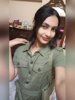 Bangladeshi cute girl Borsha showering nude video boobs leak