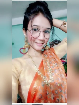 Cute Girlfriend Nude Teasing