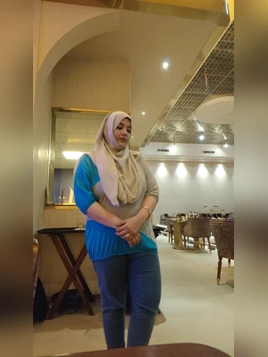 Mulli hijabi raand cumshot by bull