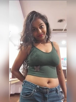 Desi Cute Beautiful Cuckold Sexy Instagram Influencer Homemade Modeling Full Nude Show, Fingering