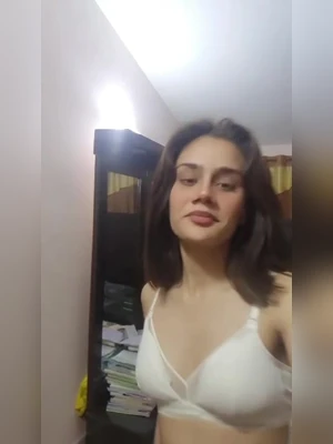 Desi Cute Beautiful Cuckold Sexy Instagram Influencer Homemade Modeling Full Nude Show, Fingering