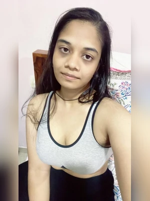 Desi Cute Beautiful Cuckold Sexy Instagram Influencer Homemade Modeling Full Nude Show, Fingering