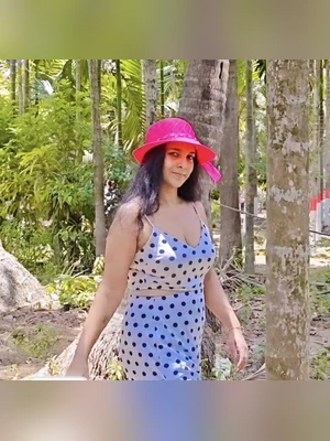 Busty tanker bhabhi sucking deepthroat.