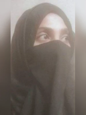 Hijabi Babe Showing