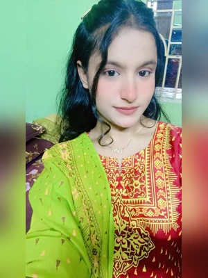 Desi Cute Beautiful Cuckold Sexy lesbian Instagram Influencer Homemade Modeling Full Nude Show, Fingering