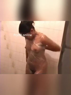 Dusky Beautiful Sri Lankan Newly Married Girl Nude Bath Enjoyed And Captured By Her Husband In Hotel Room