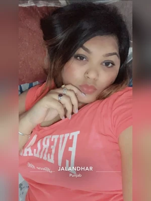 Desi Cute Beautiful Cuckold Sexy lesbian Instagram Influencer Homemade Modeling Full Nude Show, Fingering