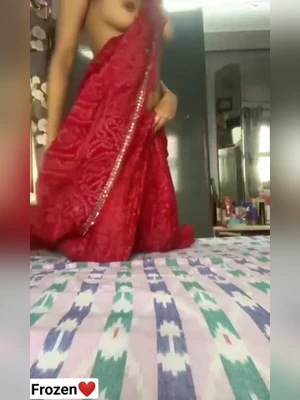 Hot saree girl masterbating