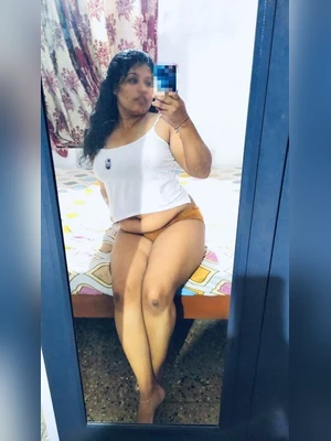 Chubby Slut Girlfriend Naked Exposed Online