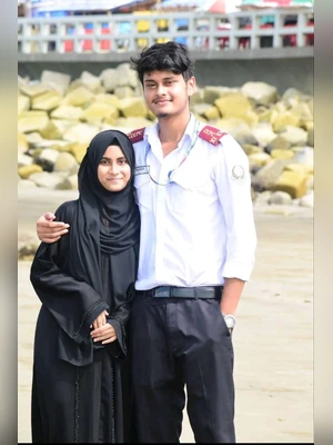 Bangladeshi Viral cute College school couple students leaked photos and video Girlfriend showing her boobs in study table wearing saree blouse and horny🥵🔥s