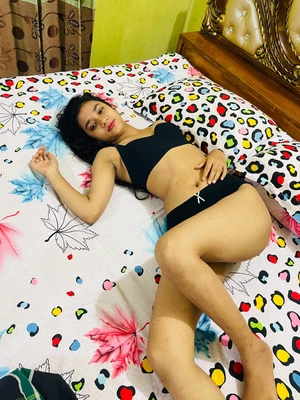 Hot desi girlfriend 😻