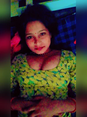 INDIAN HOUSEWIFE ASKED BY HER CUCKOLD HUSBAND TO EXPOSE HER NAKED