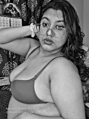 Aparupa sexy bra pics