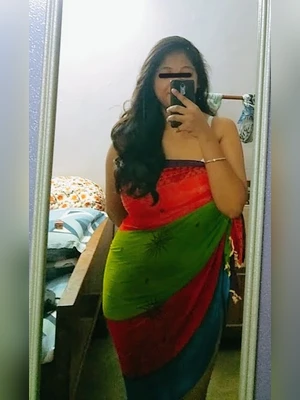 Sexy Indian Slut In a Towel