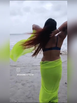 আমি তো আছি Slut Housewife in Light Green Saree