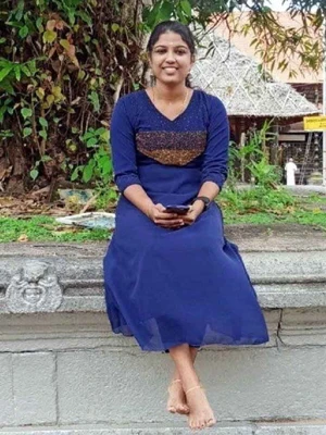 Beautiful Kerala Mallu desi Indian cute girl leaked nude sex with her lover cum shot facial ass
