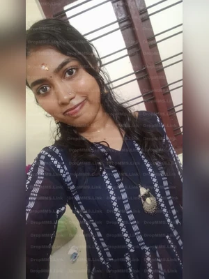 Beautiful Mallu kerala desi Indian college girl leaked nude photos
