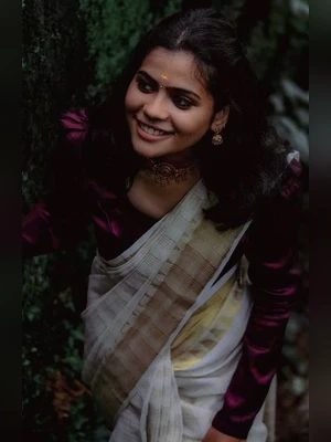 Beautiful Kerala Mallu teen cute college girl Darshana leaked nude show viral