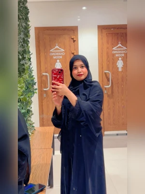 Beautiful kerala Mallu Hijabi Muslim desi Indian teen cute girl leaked nude fingering boobs show dancing viral in her hostel college to her lover