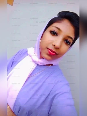 Beautiful cute kerala Mallu desi Indian hijabi Muslim teen slim college student girl leaked nude boob self show viral