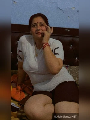 Kanpur aunty Bhavna Gupta’s Big Boobs & Sexy Body