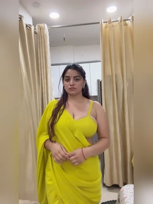 Vandana Pathak Slutwife Exposed in Yellow Saree