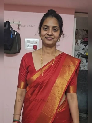 Beautiful Kerala Mallu desi Indian aunt married bhabi leaked sex with cheating with her sons best friend