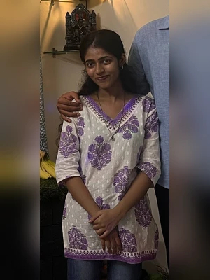 Indian girl makeout in car