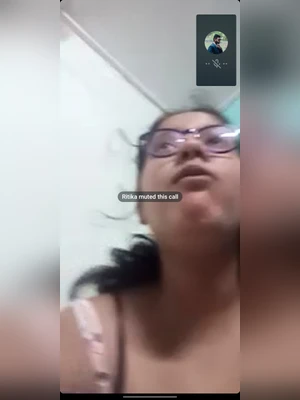 Desi chasmish rand showing boobs and fingering for bf in video call
