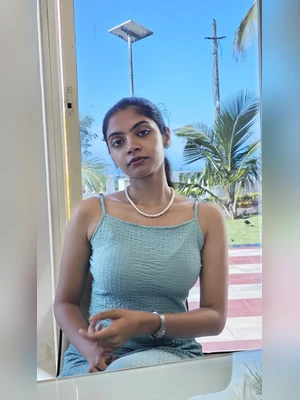 Cute South Indian chubby girl leaked nude picture and fucking videos giving blowjob and hardcore anal sex in hotel with his boyfriend at Night Romance licking Hairy pussy