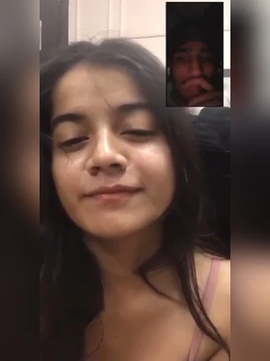 Bangladeshi cute girl show boobs in Snapchat