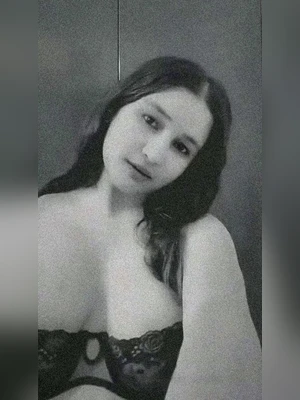Tanker gf showing her huge melons.