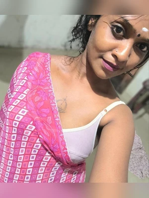 Kerala Cute South Indian girl nudes and red bra picture playing with boobs showing her boyfriend🥵
