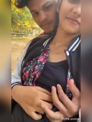Desi BF played with girl’s little boobs in college