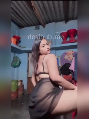 Bengali Boudi Show Her Milky Boobs