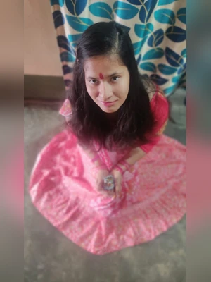 Desi chasmish rand Ritika showing boobs and fingering for boyfriend in video call pics