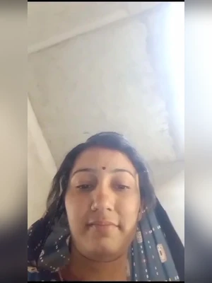 Desi beautiful Bhabhi Masturbation at home