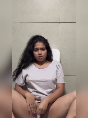 Chubby Girl Fingering and Fucking