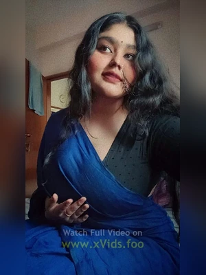 Bangladeshi Ho Sexy Big Boobs Tiktoker Showing Boobs and  Pressing Her Boobs