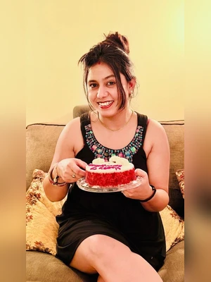 Indian Chubby Hot Housewife homemade sex video riding on her husband and anal fuck in front of mirror