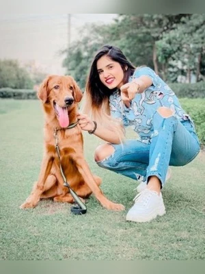 Ashima Chaudhury Miss Beautiful Delhi 2018 winner enjoying with bf