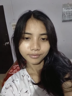 Northeast girl show pussy on video call
